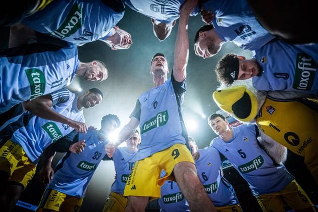 Bilder des Jahres 2025, Sport 04 April Sport Bilder des Tages Basketball Berlin 16.04.2025 Saison 2024 2025 1. Bundesliga easyCredit-BBL Alba Berlin - Telekom Baskets Bonn Jonas Mattisseck (Alba Berlin, No.09) Huddle