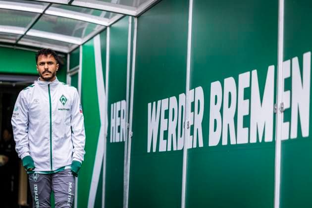 GER, 1.FBL, SV Werder Bremen vs VfL Bochum 19.04.2025, WESERSTADION, GER, 1.FBL, SV Werder Bremen vs VfL Bochum im Bild Leonardo Bittencourt (Werder Bremen 10) im Spielertunnel,