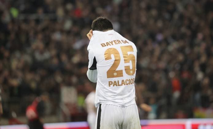 Bilder des Jahres 2025, Sport 04 April Sport Themen der Woche KW16 Sport Bilder des Tages Exequiel Palacios (Bayer 04 Leverkusen) enttaeuscht Fussball, 1.BL, Saison 2024-2025, Herren, FC St.Pauli gegen Bayer Leverkusen, 1-1 DFL REGULATIONS PROHIBIT ANY USE OF PHOTOGRAPHS AS IMAGE SEQUENCES AND OR QUASI-VIDEO.