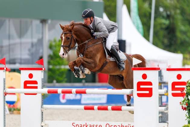 Bilder des Jahres 2025, Sport 04 April Sport Themen der Woche KW17 Sport Bilder des Tages HAGEN a.T.W. - Horses and Dreams meets Netherlands 2025, HAGEN a.T.W. - Horses and Dreams meets Netherlands 2025 BEERBAUM Ludger (GER), Chageorge CSI3* Â· Int. Einlaufspringen Â· 2 Phasen Int. Opening competition in 2-phases (1,40m) Preis der Sparkasse Osnabrück Hagen a.T.W., Hof Kasselmann 24. April 2025 -