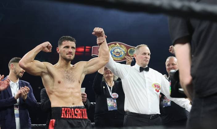Bilder des Jahres 2025, Sport 04 April Sport Themen der Woche KW17 Sport Bilder des Tages Sindelfingen , Boxen Showdown for Legacy II , WBO Intercontinental Championship ,links: Ardian Krasniqi ( GER )