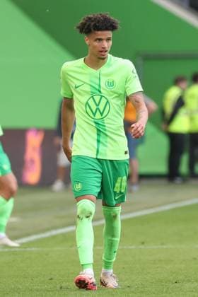 26.04.2025, xgox, Fussball 1.Bundesliga, VfL Wolfsburg - SC Freiburg emspor, v.l. Kevin Paredes (Wolfsburg, 40) (DFL DFB REGULATIONS PROHIBIT ANY USE OF PHOTOGRAPHS as IMAGE SEQUENCES and or QUASI-VIDEO) Wolfsburg
