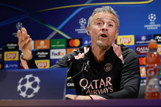 Sport Bilder des Tages Paris, Parc des Princes 6.05.2025 UEFA Pressekonferenz vor dem Champions League 2024 25 Halbfinale Rückspiel Paris Saint Germain - Arsenal FC v.l., Coach, Trainer Luis Enrique (Paris Saint-Germain) gestikuliert, mit den Armen gestikulieren Copyright: AntonioxBorga