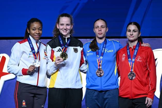Bilder des Jahres 2025, Sport 05 Mai Sport Themen der Woche KW19 Sport Bilder des Tages Yerevan, Yerevan, May 10 2025: Nieto Mejias Maria Isabel (ESP), Riedel Hannah (GER), Sieliemienieva Elina (UKR) and Quirici Elena (SUI) at the medal awards during the 60th Karate European Championships at Karen Demirchyan Complex in Yerevan, Armenia. (Kjetil Waber SPP) Copyright: xKjetilxWaberx xSPPx spp-en-KjWaSp-SF_250510_157144