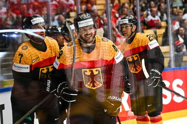 Bilder des Jahres 2025, Sport 05 Mai Sport Themen der Woche KW19 Sport Bilder des Tages ODENSE, DENMARK - MAY 10: Lukas Kalble of Germany L) celebrate his goal during the 2025 Ice hockey, Eishockey World Championship, WM, Weltmeisterschaft match between Germany and Hungary at Jyske Bank Arena on May 10, 2025 in Odense, Denmark. Odense Jyske Bank Arena Denmark Copyright: xJustPictures.ch AndreaxBrancax jp-en-EuSpIm-AB_10052025_AAB_0952