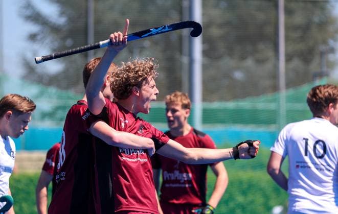 BAU 10.05.2025, Deutschland, Ludwigsburg, Hockey 2. Bundesliga, HTC Stuttgarter Kickers vs. HC Ludwigsburg, HCL Jubel nach dem 1:0 Tor, Torschütze Florian Köhler (HTC)