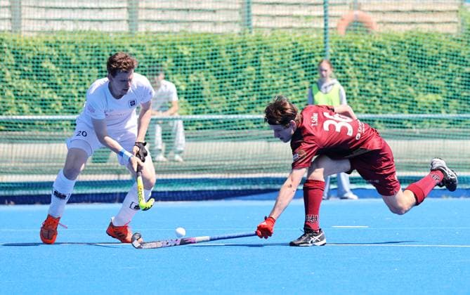 BAU 10.05.2025, Deutschland, Ludwigsburg, Hockey 2. Bundesliga, HTC Stuttgarter Kickers vs. HC Ludwigsburg, v.l. Henrik Ziemssen (HTC), Titus Sailer (HCL)