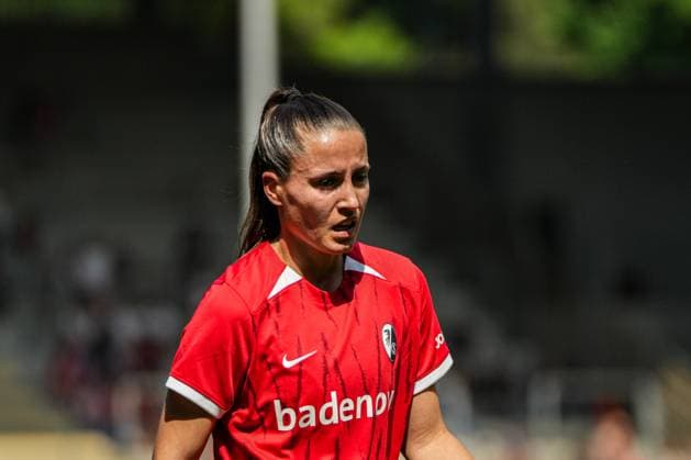 Google Pixel Frauen-Bundesliga: SC Freiburg vs. SV Werder Bremen, 11.05.2025 Selina Vobian (SC Freiburg 8) Google Pixel Frauen-Bundesliga: SC Freiburg vs. SV Werder Bremen, Dreisamstadion, Sonntag 11.05.2025 DFB DFL REGULATIONS PROHIBIT ANY USE OF PHOTOGRAPHS AS IMAGE SEQUENCES AND OR QUASI-VIDEO. Copyright: xBEAUTIFULxSPORTS Boscox