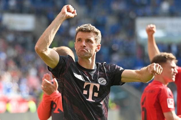Bilder des Jahres 2025, Sport 05 Mai Sport Themen der Woche KW20 Sport Bilder des Tages Schlussjubel Thomas MUELLER (MÜLLER,Bayern Muenchen) ,Abschied,letztes Bundesligaspiel. Fussball 1. Bundesliga Saison 2024 2025, 34.Spieltag, Spieltag34 TSG 1899 Hoffenheim - FC Bayern Muenchen 0-4 am 17.05.2025, PreZero ARENA. Â
