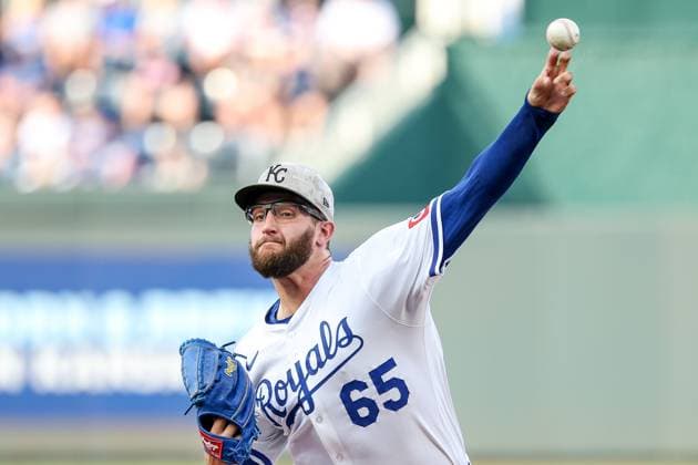 May 17, 2025: Kansas City Royals starting pitcher Noah Cameron (65) warms up before the first inning against the St. Louis Cardinals at Kauffman Stadium in Kansas City, MO. CSM Kansas City United States of America - ZUMAc04_ 20250517_zma_c04_264 Copyright: xDavidxSmithx