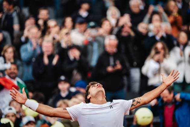 Tennis Männer bitpanda Hamburg Open ATP, Tennis Herren 500 Tomas Etcheverry (ARG) vs. Flavio Cobolli (ITA) 23.05.2025 Flavio Cobolli gewinnt das Spiel und jubelt Hamburg Tennisstadion am Rothenbaum Hamburg Deutschland