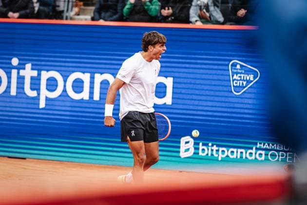 Tennis Männer bitpanda Hamburg Open ATP, Tennis Herren 500 Tomas Etcheverry (ARG) vs. Flavio Cobolli (ITA) 23.05.2025 Flavio Cobolli jubelt Hamburg Tennisstadion am Rothenbaum Hamburg Deutschland