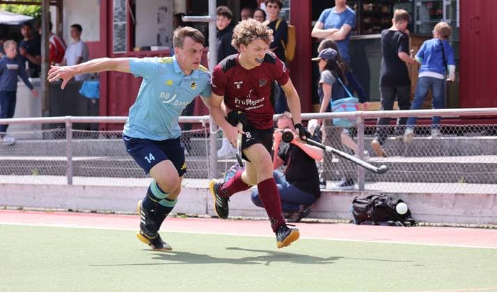 BAU 10.05.2025, Deutschland, Ludwigsburg, Hockey 2. Bundesliga, HC Ludwigsburg vs. Zehlendorfer Wespen, v.l. Mark Kopper (Zeh), Florian Köhler (HCL)