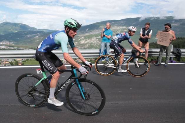 Giro d Italia 2025 UCI Cycling race - Stage 16 Pierre Teyssot MAXPPP ; 16th stage of the 108th Giro d Italia cycling race of 203kms from Piazzola sul Brenta to San Valentino on May 27, 2025. Nicolas Prodhomme (FRA) and right James Knox (GBR) Pierre Teyssot Maxppp Mori Trentino Italy  Copyright: xMAXPPPxPierrexTeyssotx TPX29497 TPX29497