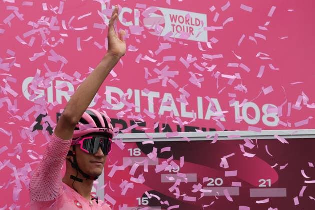 Giro d Italia 2025 UCI Cycling race - Stage 17 Pierre Teyssot MAXPPP ; 17th stage of the 108th Giro d Italia cycling race, 155kms from San Michele all Adige to Bormio in Italy, on May 28, 2025. UAE Team Emirates XRG s Mexican rider Isaac Del Toro Pierre Teyssot Maxppp San Michele all Adige Trentino Italy  Copyright: xMAXPPPxPierrexTeyssotx TEP62058 TEP62058
