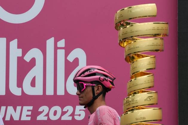 Giro d Italia 2025 UCI Cycling race - Stage 17 Pierre Teyssot MAXPPP ; 17th stage of the 108th Giro d Italia cycling race, 155kms from San Michele all Adige to Bormio in Italy, on May 28, 2025. UAE Team Emirates XRG s Mexican rider Isaac Del Toro Pierre Teyssot Maxppp San Michele all Adige Trentino Italy  Copyright: xMAXPPPxPierrexTeyssotx TEP62091 TEP62091