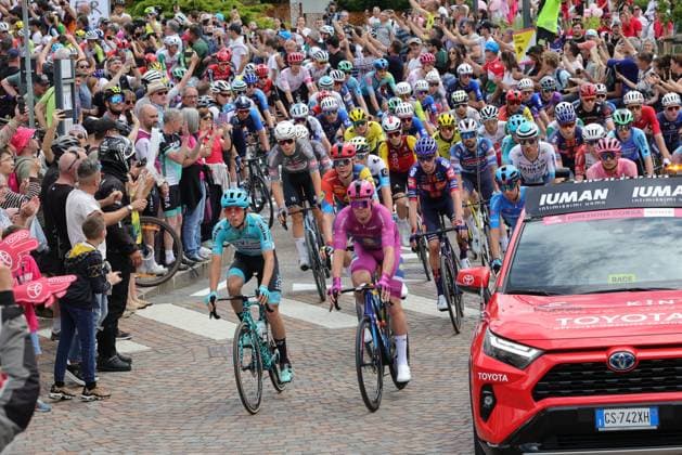 Giro d Italia 2025 UCI Cycling race - Stage 17 Pierre Teyssot MAXPPP ; 17th stage of the 108th Giro d Italia cycling race, 155kms from San Michele all Adige to Bormio in Italy, on May 28, 2025. Mads Pedersen (DEN) Lidl Trek and riders at the start Pierre Teyssot Maxppp San Michele all Adige Trentino Italy  Copyright: xMAXPPPxPierrexTeyssotx TEP62147 TEP62147