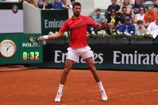 ROLAND GARROS 2025 Thierry Larret MAXPPP - PARIS (75) 29 05 2025 Thierry Larret Maxppp. Tennis. Roland Garros 2025. Internationaux de France de tennis. Stade Roland Garros, Paris (75). Le 29 mai. Court Suzanne Lenglen : Corentin MOUTET (FRA) vs Novak DJOKOVIC (SRB) PARIS (75) STADE ROLAND GARROS PARIS ILE DE FRANCE FRANCE  Copyright: xMAXPPPxThierryxLarretx TLR202505294456 TLR202505294456