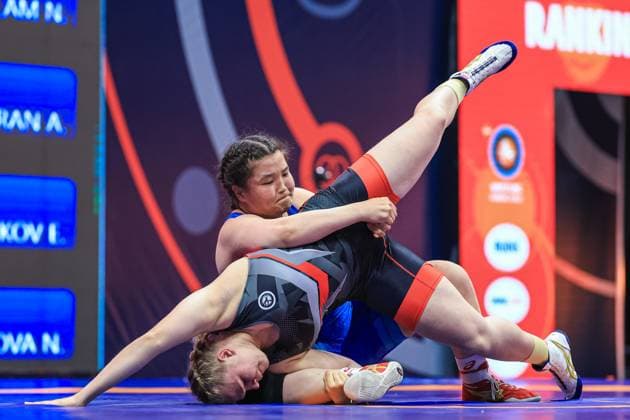 Bilder des Jahres 2025, Sport 05 Mai Sport Bilder des Tages Wrestling Ulaanbaatar Open 2025 72kg WW - Kristina Bratchikova (UWW) df. Tsogzolmaa Dorjsuren (MGL) Copyright: xUnitedxWorldxWrestlingx xAmirrezx