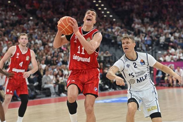 VLADIMIR LUCIC (FCB), Aktion,Zweikampf gegen Niklas WUERZNER (HD). Basketball BBL,Saison 2024 2025 ,1.Play Off Halbfinale FC Bayern Muenchen-MLP Academics Heidelberg am 01.06.2025, S A P G A R D EN