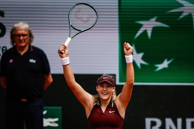 June 2, 2025, Paris, France, France: Mirra ANDREEVA of Russia celebrates his victory during the ninth day of Roland-Garros 2025, French Open 2025, Grand Slam tennis tournament at Roland-Garros Stadium on June 02, 2025 in Paris, France. Paris France - ZUMAm308 20250602_zsp_m308_007 Copyright: xMatthieuxMirvillex