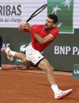 Tennis: French Open Novak Djokovic of Serbia plays against Jannik Sinner of Italy in the men s singles semifinals at the French Open tennis tournament in Paris on June 6, 2025.  A14AA0004643672P