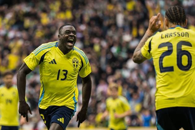 Bilder des Jahres 2025, Sport 06 Juni Sport Themen der Woche KW24 Sport Bilder des Tages 250610 Ken Sema and Jordan Larsson of Sweden celebrating after the 1-0 goal during the International Friendly, Länderspiel, Nationalmannschaft football match between Sweden and Algeria on June 10, 2025 in Stockholm. Photo: Emma Wallskog BILDBYRAN COP 320 SH0632 fotboll football soccer fotball träningslandskamp international friendly sverige sweden sverige a algeria bbeng bbauto jubel Copyright: EMMAxWALLSKOG BB250610EW010