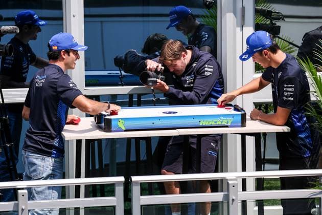 F1 - CANADIAN GRAND PRIX 2025 SAINZ Carlos (spa), Williams Racing FW47, portrait and ALBON Alexander (tha), Williams Racing FW47, portrait during the Formula 1 Pirelli Grand Prix du Canada 2025, 10th round of the 2025 FIA Formula One World Championship, WM, Weltmeisterschaft from June 14 to 16, 2025 on the Circuit Gilles Villeneuve, in MontrÃ al, Canada - MontrÃ alCanada  Copyright: xEricxAlonsox