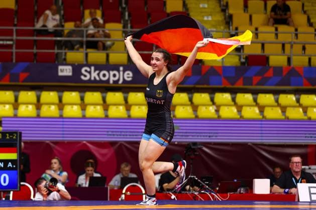 Bilder des Jahres 2025, Sport 06 Juni Sport Themen der Woche KW24 Sport Bilder des Tages Wrestling U17, U 17 European Championships 2025 69kg WW - Ayla Sahin (GER) Copyright: xUnitedxWorldxWrestlingx xJakexKix