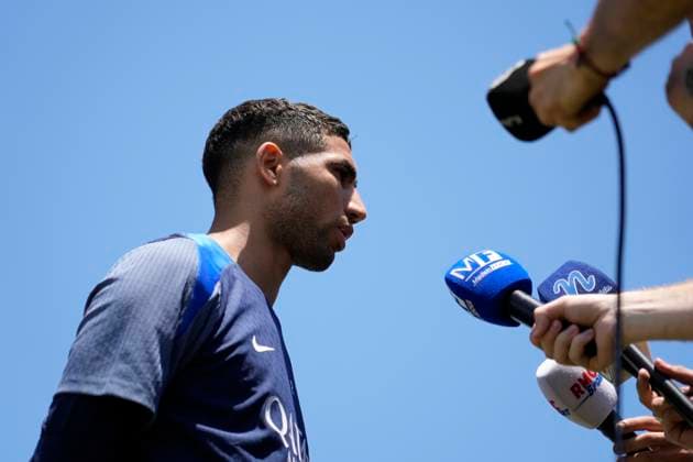 Paris Saint-Germain FC Training Session And press conference, PK, Pressekonferenz - FIFA Club World Cup 2025 Achraf Hakimi right-back of PSG and Morocco during the press conference ahead of their FIFA Club World Cup 2025 group B match between Paris Saint-Germain FC and Club Atletico de Madrid at Rose Bowl Stadium on June 14, 2025 in Pasadena, California. Pasadena California United States  Copyright: xJosexBretonx originalFilename:bretonhernandez-parissai250614_nploq