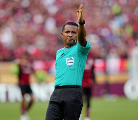 Shiedsrichter Ivan Barton USA, CR Flamengo vs Chelsea FC, FIFA Club World Cup, Group D, 20.06.2025 USA, CR Flamengo vs Chelsea FC, FIFA Club World Cup, Group D, 20.06.2025 Philadelphia Copyright: xEibner-Pressefoto ScottxColemanx EP_SCN