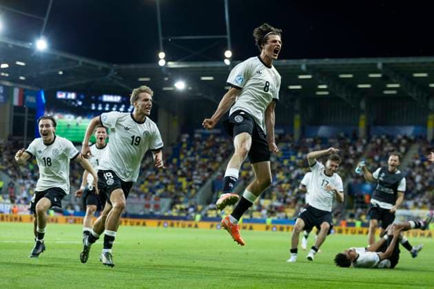 Bilder des Jahres 2025, Sport 06 Juni Sport Themen der Woche KW25 UEFA U21, U 21 Europameisterschaft, Viertelfinale: Deutschland - Italien; 22.06.2025 Jubel nach dem Tor durch Merlin Röhl (Deutschland, 8) bei der UEFA U21-Europameisterschaft im Viertelfinalspiel Deutschland - Italien, am 22.06.2025, DAC Arena, Dunajska Streda, Slowakei Copyright: xBEAUTIFULxSPORTS Meuselx