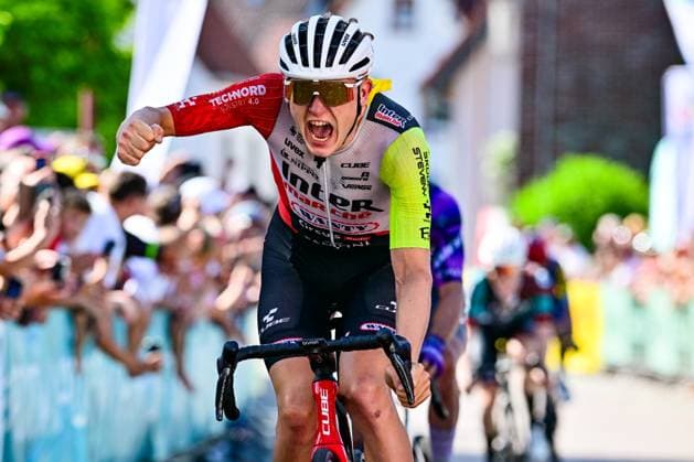 Bilder des Jahres 2025, Sport 06 Juni Sport Themen der Woche KW26 Sport Bilder des Tages Georg ZIMMERMANN Deutscher Meister Straßenrennen Männer Elite Rad DM 2025 Georg ZIMMERMANN (IntermarchÃ - Wanty) Deutscher Meister vor Felix ENGELHARDT (Team Jayco AlUla) und AntonSCHIFFER (BIKE AID) Straßenrennen Männer Elite Deutsche Meisterschaft im Radsport 2025 Rad DM 27. Juni 2025 Deutsche Straßen-Meisterschafte. Kaiserslautern, Ramstein, Linden