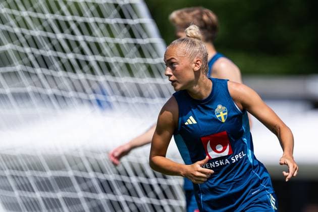 250705 Hanna Bennison of the Swedish women s national football team at a training session during the UEFA Women s Euro 2025 Championship on July 5, 2025 in Cham. Photo: Mathias Bergeld BILDBYRAN kod MB MB1171 fotboll football soccer fotball fotbolls-em europamästerskap em uefa womens euro uefa womens european football championship womens euro 2025 dam kvinner women träning practice training sverige sweden 4 bbeng Copyright: MATHIASxBERGELD BB250705MB019