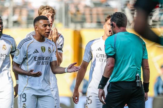 Real Madrid and Borussia Dortmund at the 2025 FIFA Club World Cup Kylian MbappÃ of Real Madrid during a match against Borussia Dortmund, Brazilian referee Ramon Abatti Abel a game valid for the quarter-finals of the 2025 FIFA Club World Cup at Metlife Stadium in East Hartford in the United States this Saturday, July 5. East Hartford MetLife NJ United States Copyright: xWILLIAMxVOLCOVx