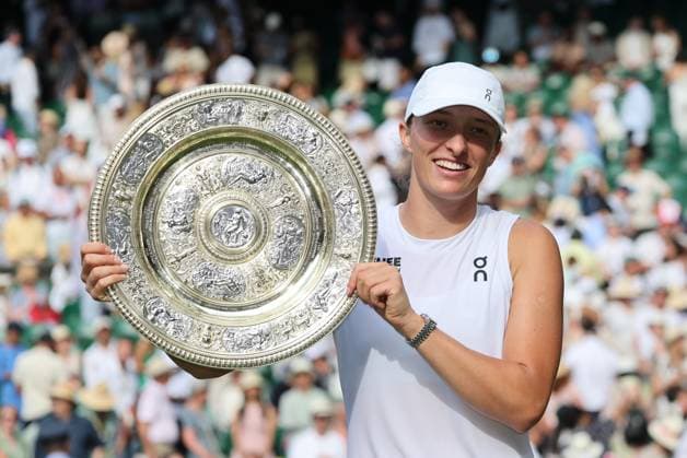 12 07 2025. London, United Kingdom. Kate Middleton, The Princess of Wales , presenrs trophy for the Ladies Singles Final on day thirteen of the Wimbledon Tennis Championships in London.  xStephenxLockx xixImagesx IIM-26100-0113