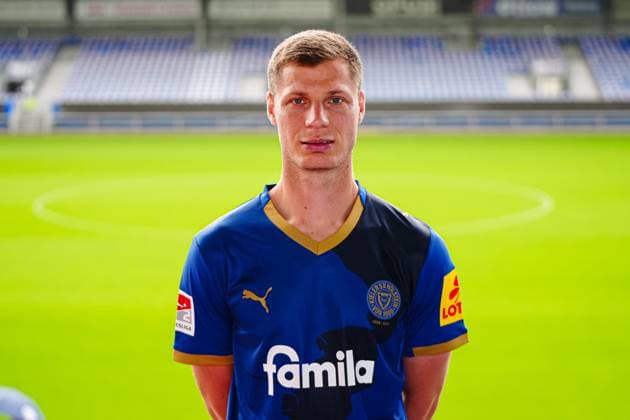 Patrick Erras; Holstein Kiel 04 GER, Holstein Kiel, 2. Bundesliga, Portraettermin 2025 2026 GER, Holstein Kiel, 2. Bundesliga, Portraettermin 2025 2026 Kiel Copyright: xEibner-Pressefoto MarcelxvonxFehrnx EP_MFN