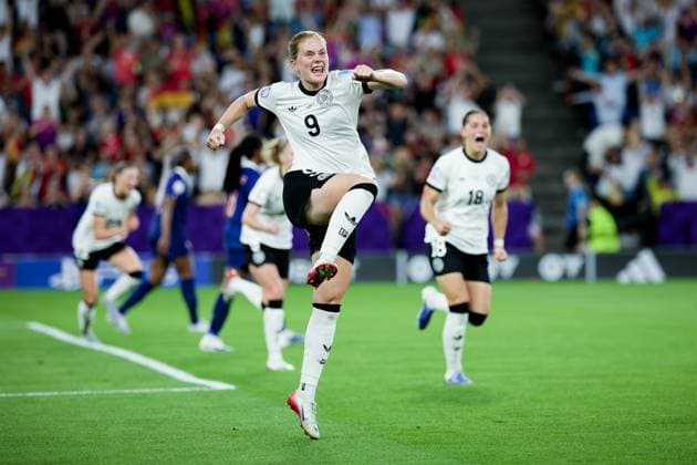 Basel, Switzerland, July 19th 2025: Sjoeke Nusken (9 Germany) celebrates goal during the UEFA Womens EURO 2025 Quarter-Final match between France and Germany at St. Jakob-Park in Basel, Switzerland. (Pedro Porru SheKicks SPP) Copyright: xPedroxPorrux xSheKicksx xSPPx spp-en-PePoSh-0M7A0417_DxO