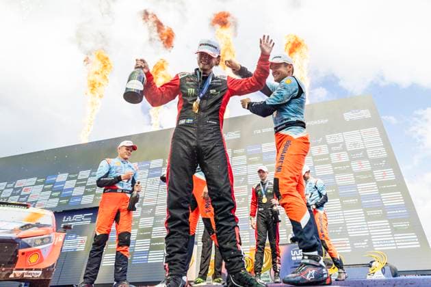 Sport Bilder des Tages AUTO - WRC, Motorsport Rallye, WM - RALLY ESTONIA 2025 SOLBERG Oliver, Toyota GR Yaris Rally1, portrait, podium, portrait during the 2025 Rally Estonia, 8th round of the 2025 WRC World Rally Car Championship, from July 17 to 20, 2025 at Tartu, Estonia - TartuEstonia Copyright: xNikosxKatikisx