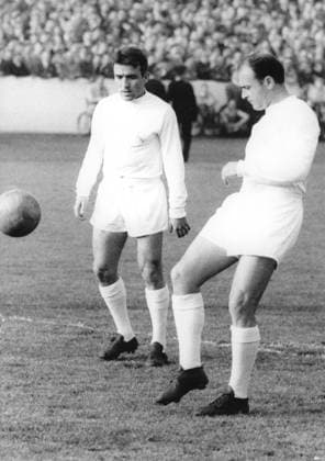 Fussball Spanien U.B.z. v.l. die Spieler Del Sol und Alfredo di Stefano (beide Real Madrid) ca. 1960 !ACHTUNG AUFNAHMEDATUM GESCHÄTZT!