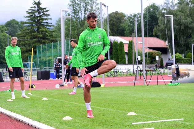 25.07.2025; Rottach-Egern; Fussball, Herren, Saison 2025 2026, Trainingslager Borussia Moenchengladbach Fabio Chiarodia (Gladbach) DFL regulations prohibit any use of photographs as image sequences and or quasi-video. Stadion Am Birkenmoos Bayern Deutschland
