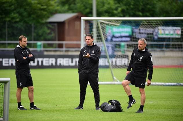 25.07.2025; Rottach-Egern; Fussball, Herren, Saison 2025 2026, Trainingslager Borussia Moenchengladbach v. li. Tony Jantschke (Assistenztrainer Gladbach), Gerardo Seoane (Trainer Gladbach), Patrick Schnarwiler (Co-Trainer Gladbach) DFL regulations prohibit any use of photographs as image sequences and or quasi-video. Stadion Am Birkenmoos Bayern Deutschland