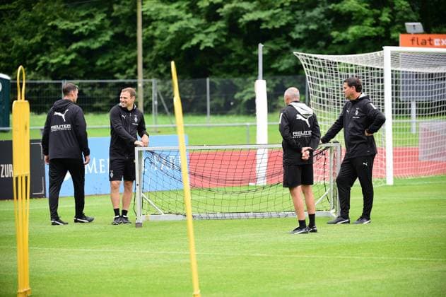 25.07.2025; Rottach-Egern; Fussball, Herren, Saison 2025 2026, Trainingslager Borussia Moenchengladbach v. li. David Zibung (Sportkoordinator Lizenz, Gladbach), Tony Jantschke (Assistenztrainer Gladbach), Oliver Neuville (Co-Trainer Gladbach), Gerardo Seoane (Trainer Gladbach) DFL regulations prohibit any use of photographs as image sequences and or quasi-video. Stadion Am Birkenmoos Bayern Deutschland