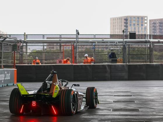 Dan Ticktum (Cupra Kiro, 33) erstes freies Training Free Practice 1 , GBR, ABB FIA Formula E World Championship, WM, Weltmeisterschaft Marvel Fantastic Four London E-Prix, ExCeL London, Saison 11 2024 25, Runde 15, 25.07.2025, GBR, ABB FIA Formula E World Championship, Marvel Fantastic Four London E-Prix, ExCeL London, Saison 11 2024 25, Runde 15, 25.07.2025 London Copyright: xEibner-Pressefoto LauraxRoemerx EP_LRR