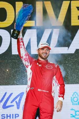 2025 FORMULA E LONDON ePRIX ROWLAND Oliver (gbr), Nissan Formula E Team, Nissan e-4ORCE, portrait during the London ePrix, 15th and 16th round of the 2024-25 ABB FIA Formula E World Championship, WM, Weltmeisterschaft on the ExCel London Circuit from July 25 to 27, 2025 in London, United Kingdom - LondonUnited Kingdom  Copyright: xJULIENxDELFOSSEx