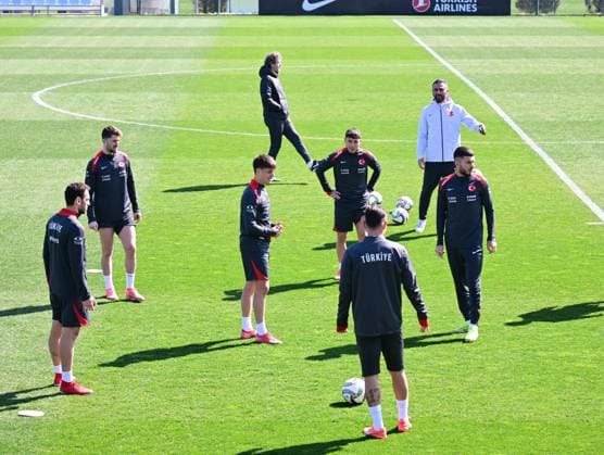 Turkish national football team prepares for UEFA play-off second leg against Hungary??????? ISTANBUL, TURKIYE - MARCH 22: Players of Turkiye s national football team attend a training session at the TFF Hasan Dogan National Teams Camp and Training Facilities ahead of the UEFA Nations League play-off second leg against Hungary in Istanbul, Turkiye on March 22, 2025. Istanbul Turkey. Editorial use only. Please get in touch for any other usage.  Copyright: x2025xAnadoluxAbdülhamidxHoÅübaÅüx