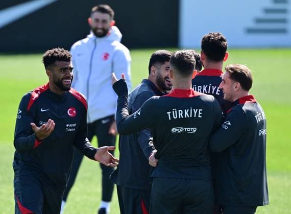 Turkish national football team prepares for UEFA play-off second leg against Hungary??????? ISTANBUL, TURKIYE - MARCH 22: Rayyan Baniya (L) of Turkiye s national football team attends a training session at the TFF Hasan Dogan National Teams Camp and Training Facilities ahead of the UEFA Nations League play-off second leg against Hungary in Istanbul, Turkiye on March 22, 2025. Istanbul Turkey. Editorial use only. Please get in touch for any other usage.  Copyright: x2025xAnadoluxAbdülhamidxHoÅübaÅüx