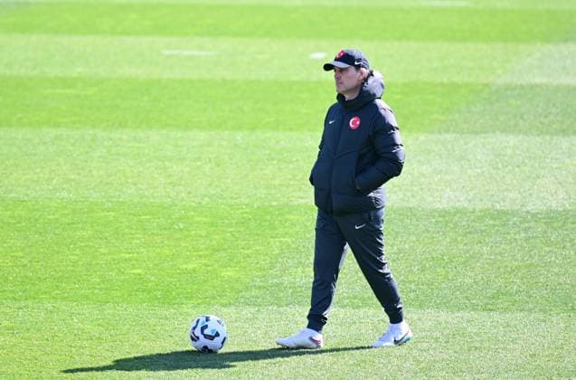 Turkish national football team prepares for UEFA play-off second leg against Hungary??????? ISTANBUL, TURKIYE - MARCH 22: Head coach of Turkiye s national football team Vincenzo Montella leads a training session at the TFF Hasan Dogan National Teams Camp and Training Facilities ahead of the UEFA Nations League play-off second leg against Hungary in Istanbul, Turkiye on March 22, 2025. Istanbul Turkey. Editorial use only. Please get in touch for any other usage.  Copyright: x2025xAnadoluxAbdülhamidxHoÅübaÅüx