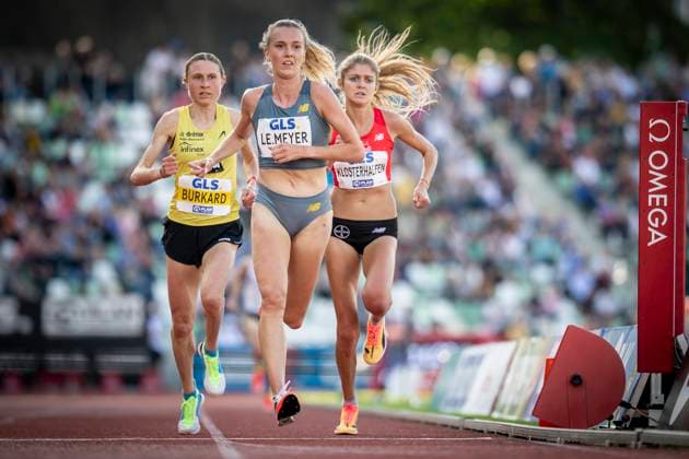 Deutsche Leichtathletik-Meisterschaften (Mehrkampf); Dresden, 01.08.2025 5000m-Finale, Lea Meyer (TSV Bayer 04 Leverkusen), rechts Konstanze Klosterhalfen (TSV Bayer 04 Leverkusen), links Elena Burkard (LG farbtex Nordschwarzwald); Deutsche Leichtathletik-Meisterschaften (Mehrkampf) am 01.08.2025 im Heinz-Steyer-Stadion, Dresden (Sachsen). Copyright: xBEAUTIFULxSPORTS AxelxKohringx
