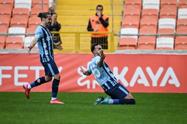 Adana Demirspor v Kasimpasa - Turkish Super Lig ADANA, TURKIYE - FEBRUARY 02: Tolga Kalender of Adana Demirspor celebrates after scoring a goal during Turkish Super Lig match between Adana Demirspor and Kasimpasa in Adana, Turkiye on February 02, 2025. Adana Turkey. Editorial use only. Please get in touch for any other usage.  Copyright: x2025xAnadoluxErenxBozkurtx